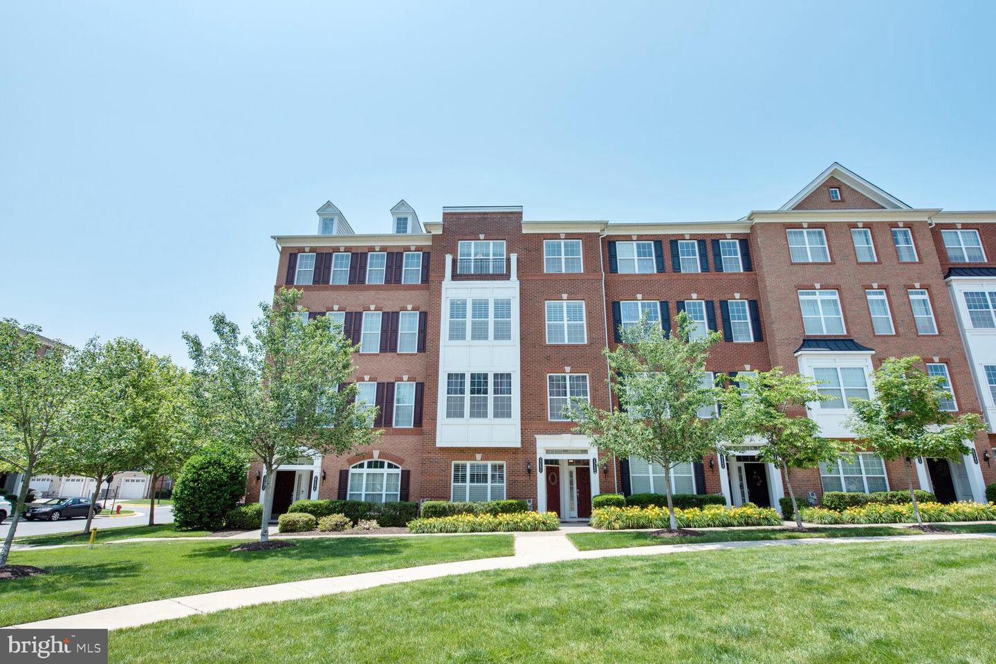 23492 BLUEMONT CHAPEL TER, ASHBURN, Virginia 20148, 3 Bedrooms Bedrooms, ,2 BathroomsBathrooms,Residential,For sale,23492 BLUEMONT CHAPEL TER,VALO2097762 MLS # VALO2097762