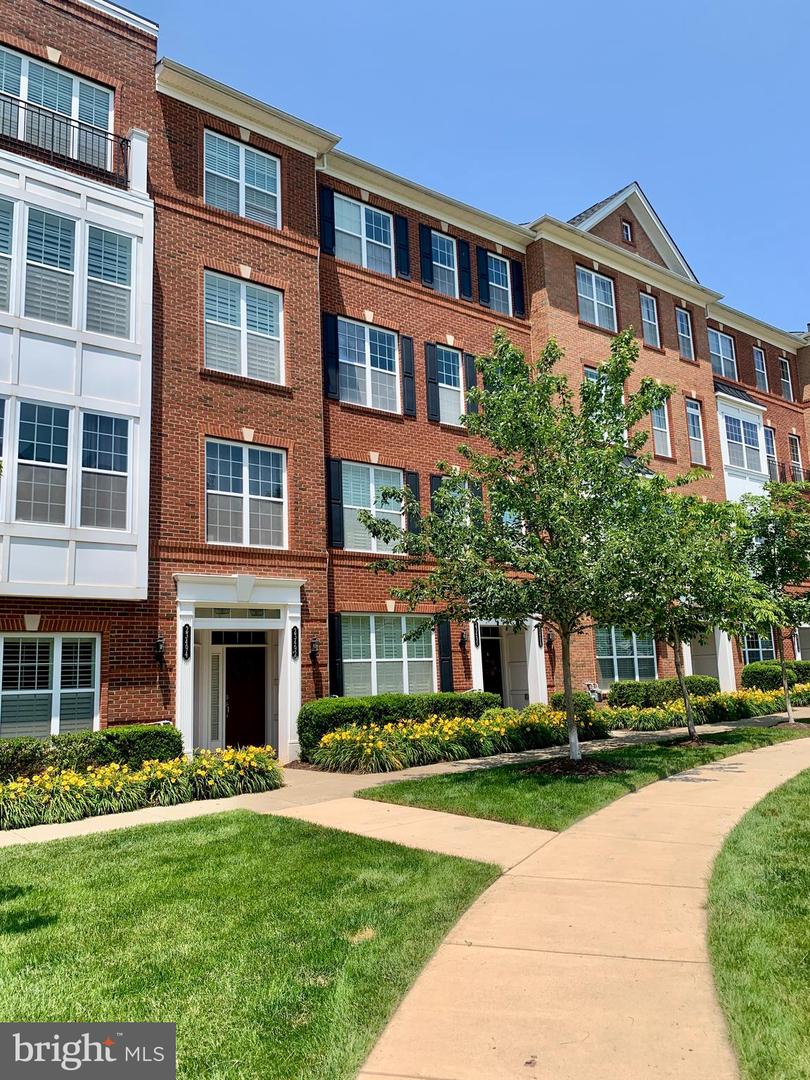 23492 BLUEMONT CHAPEL TER, ASHBURN, Virginia 20148, 3 Bedrooms Bedrooms, ,2 BathroomsBathrooms,Residential,For sale,23492 BLUEMONT CHAPEL TER,VALO2097762 MLS # VALO2097762