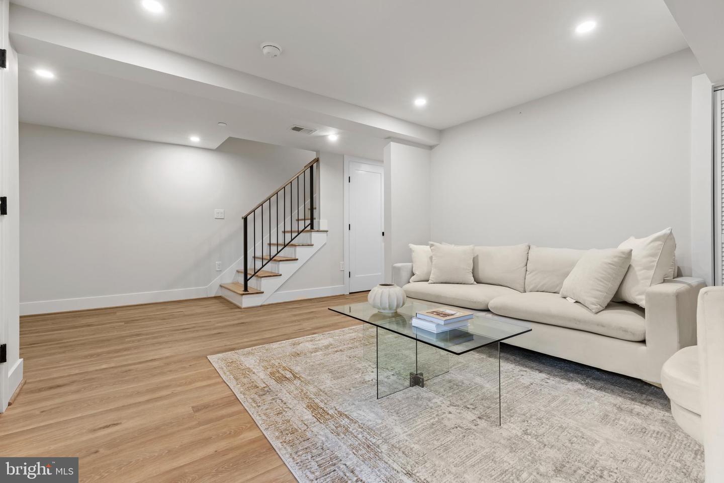3207 WARDER ST NW, WASHINGTON, District Of Columbia 20010, 4 Bedrooms Bedrooms, ,3 BathroomsBathrooms,Residential,For sale,3207 WARDER ST NW,DCDC2202372 MLS # DCDC2202372