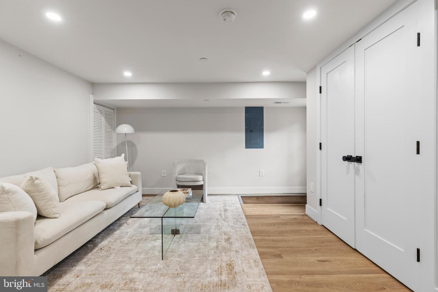 3207 WARDER ST NW, WASHINGTON, District Of Columbia 20010, 4 Bedrooms Bedrooms, ,3 BathroomsBathrooms,Residential,For sale,3207 WARDER ST NW,DCDC2202372 MLS # DCDC2202372
