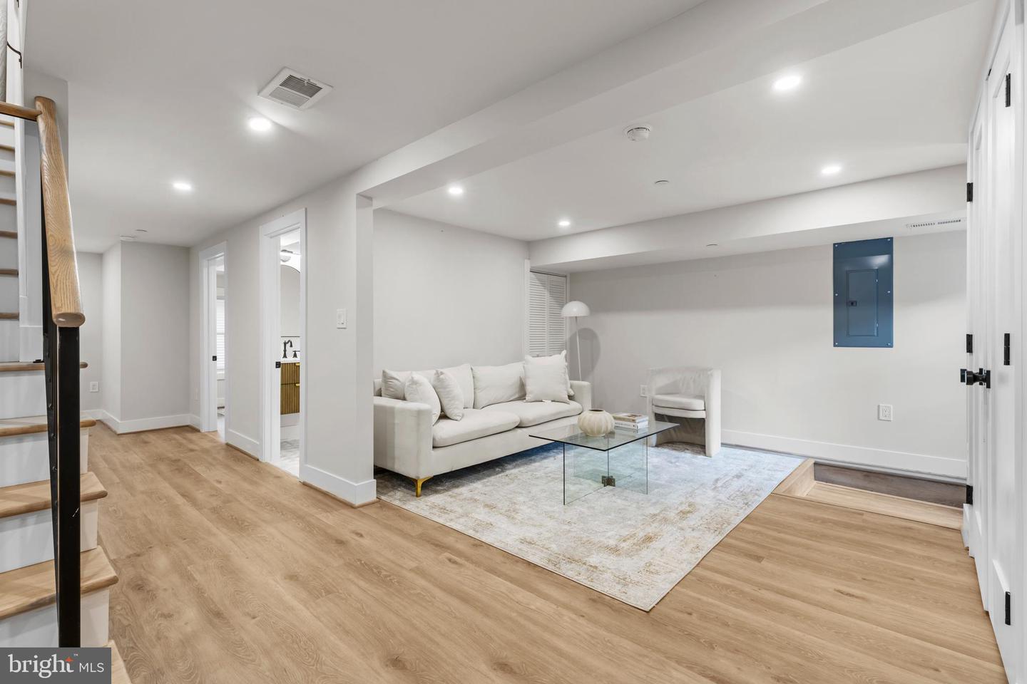 3207 WARDER ST NW, WASHINGTON, District Of Columbia 20010, 4 Bedrooms Bedrooms, ,3 BathroomsBathrooms,Residential,For sale,3207 WARDER ST NW,DCDC2202372 MLS # DCDC2202372