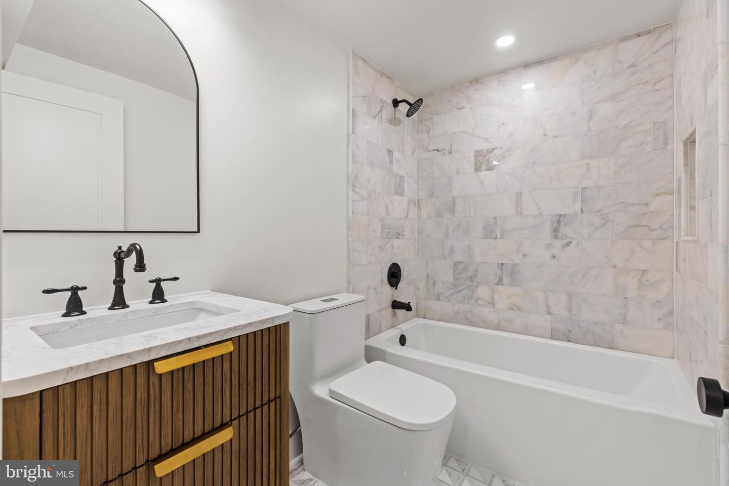 3207 WARDER ST NW, WASHINGTON, District Of Columbia 20010, 4 Bedrooms Bedrooms, ,3 BathroomsBathrooms,Residential,For sale,3207 WARDER ST NW,DCDC2202372 MLS # DCDC2202372