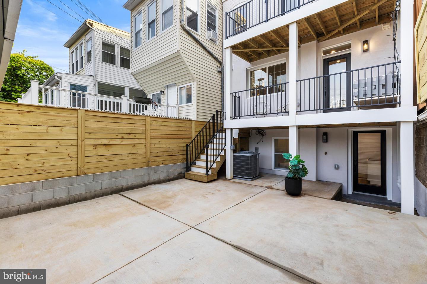 3207 WARDER ST NW, WASHINGTON, District Of Columbia 20010, 4 Bedrooms Bedrooms, ,3 BathroomsBathrooms,Residential,For sale,3207 WARDER ST NW,DCDC2202372 MLS # DCDC2202372
