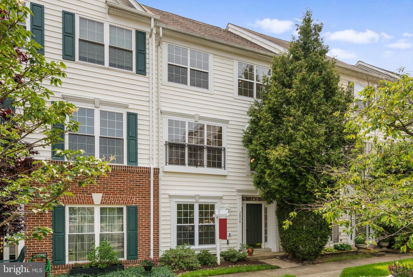 3858 DOMINION MILL DR, ALEXANDRIA, Virginia 22304, 3 Bedrooms Bedrooms, ,2 BathroomsBathrooms,Residential,For sale,3858 DOMINION MILL DR,VAAX2045704 MLS # VAAX2045704