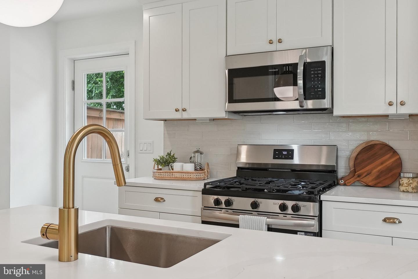 125 S INGRAM ST, ALEXANDRIA, Virginia 22304, 2 Bedrooms Bedrooms, ,2 BathroomsBathrooms,Residential,For sale,125 S INGRAM ST,VAAX2045716 MLS # VAAX2045716