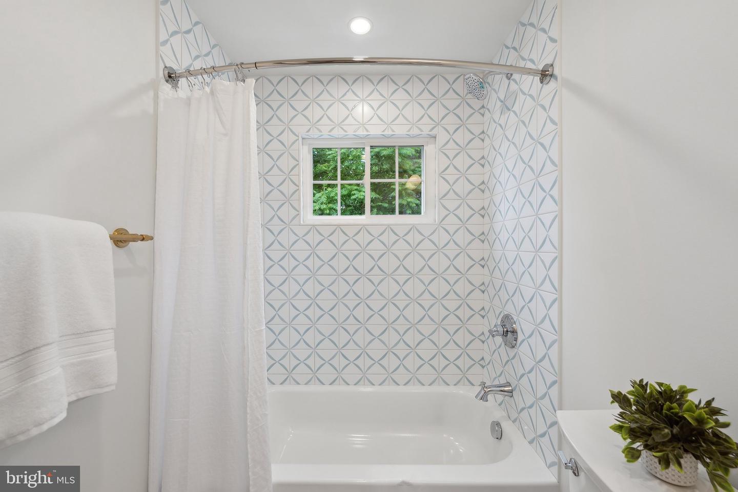 125 S INGRAM ST, ALEXANDRIA, Virginia 22304, 2 Bedrooms Bedrooms, ,2 BathroomsBathrooms,Residential,For sale,125 S INGRAM ST,VAAX2045716 MLS # VAAX2045716