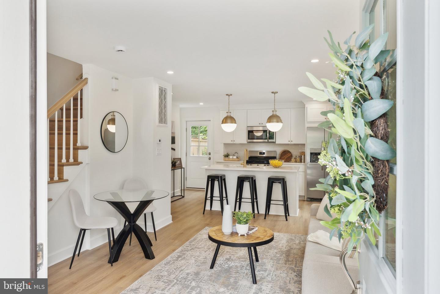 125 S INGRAM ST, ALEXANDRIA, Virginia 22304, 2 Bedrooms Bedrooms, ,2 BathroomsBathrooms,Residential,For sale,125 S INGRAM ST,VAAX2045716 MLS # VAAX2045716