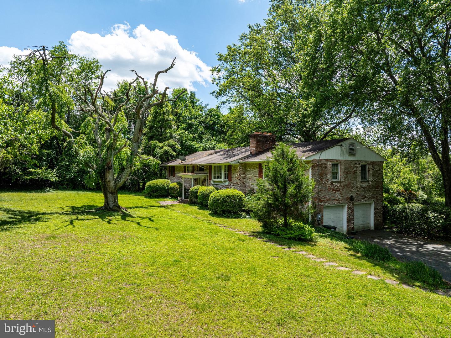 2306 HUNTER MILL RD, VIENNA, Virginia 22181, 6 Bedrooms Bedrooms, ,3 BathroomsBathrooms,Residential,For sale,2306 HUNTER MILL RD,VAFX2242902 MLS # VAFX2242902