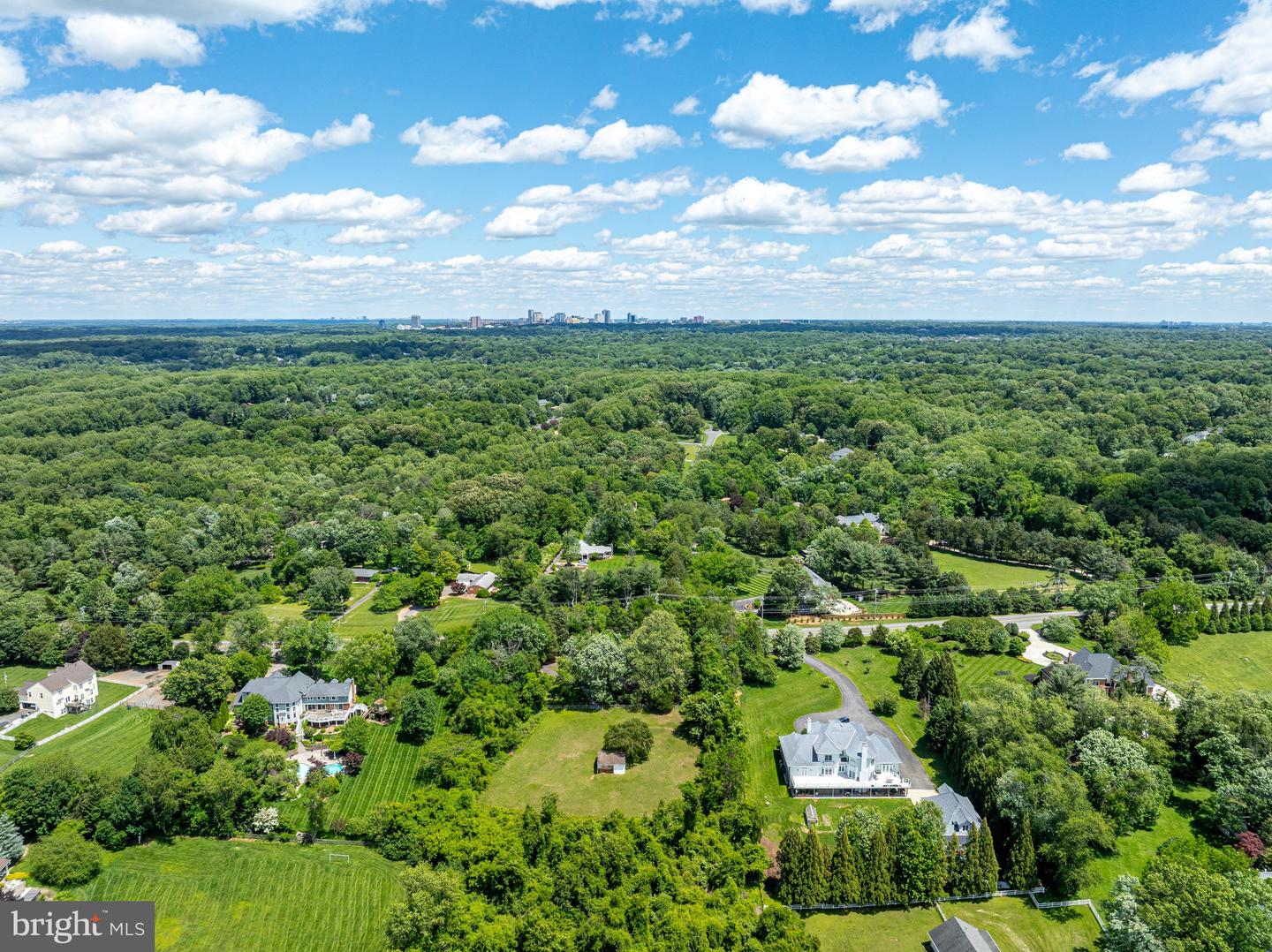 2306 HUNTER MILL RD, VIENNA, Virginia 22181, 6 Bedrooms Bedrooms, ,3 BathroomsBathrooms,Residential,For sale,2306 HUNTER MILL RD,VAFX2242902 MLS # VAFX2242902