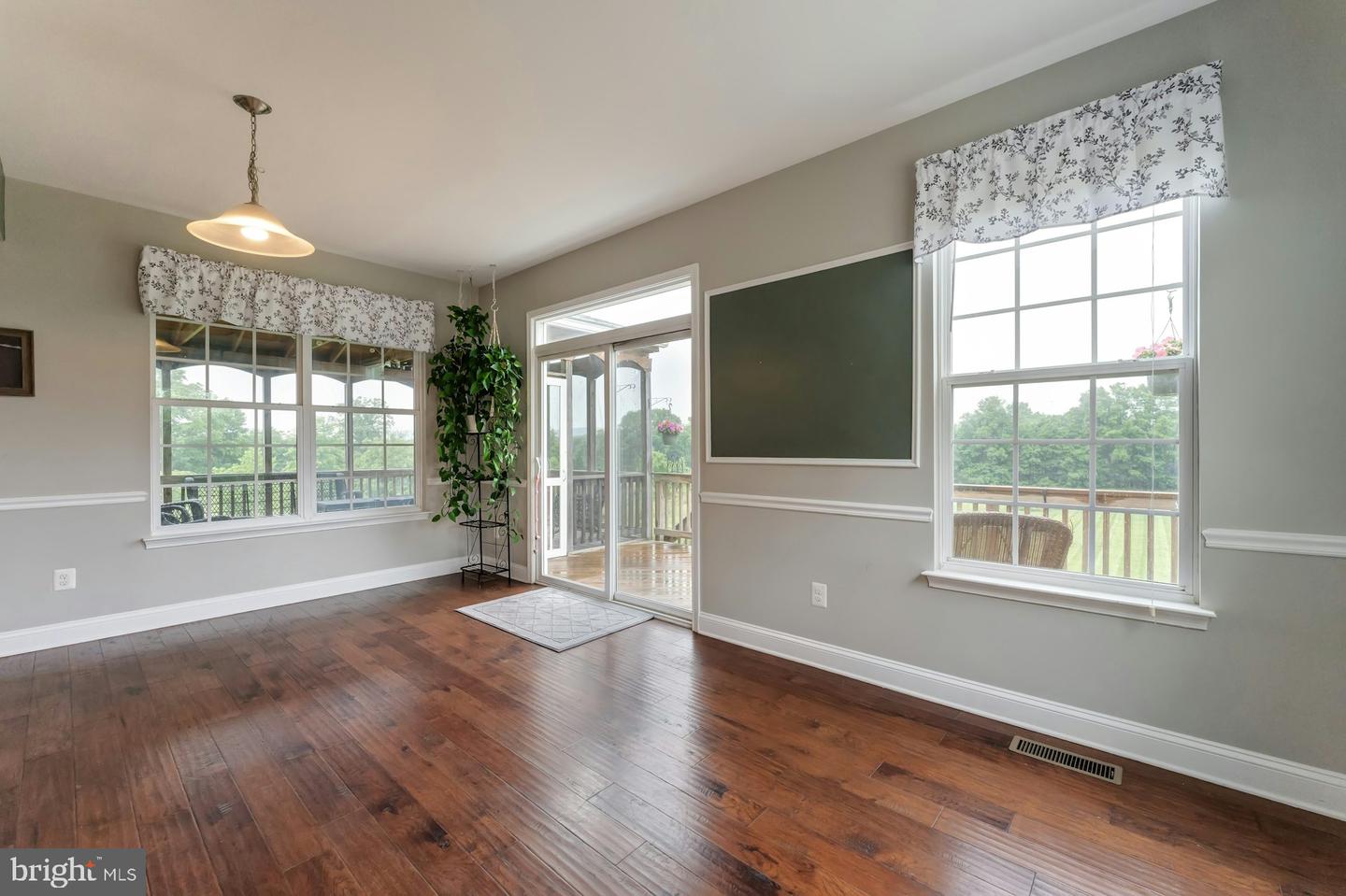 43268 HEAVENLY CIR, LEESBURG, Virginia 20176, 5 Bedrooms Bedrooms, ,3 BathroomsBathrooms,Residential,For sale,43268 HEAVENLY CIR,VALO2097752 MLS # VALO2097752