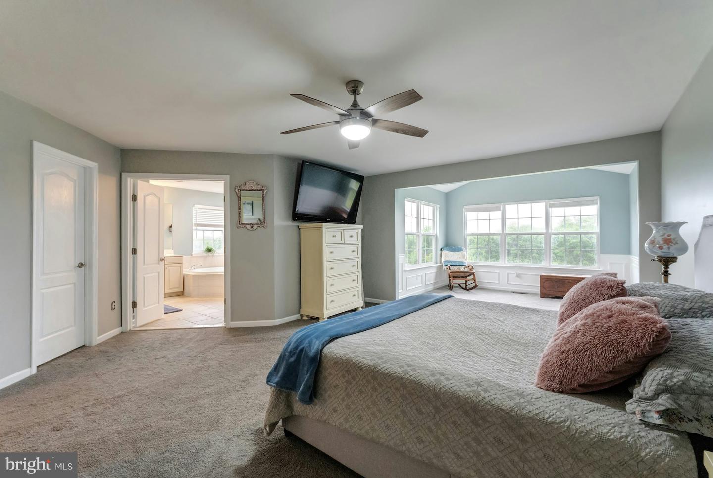 43268 HEAVENLY CIR, LEESBURG, Virginia 20176, 5 Bedrooms Bedrooms, ,3 BathroomsBathrooms,Residential,For sale,43268 HEAVENLY CIR,VALO2097752 MLS # VALO2097752