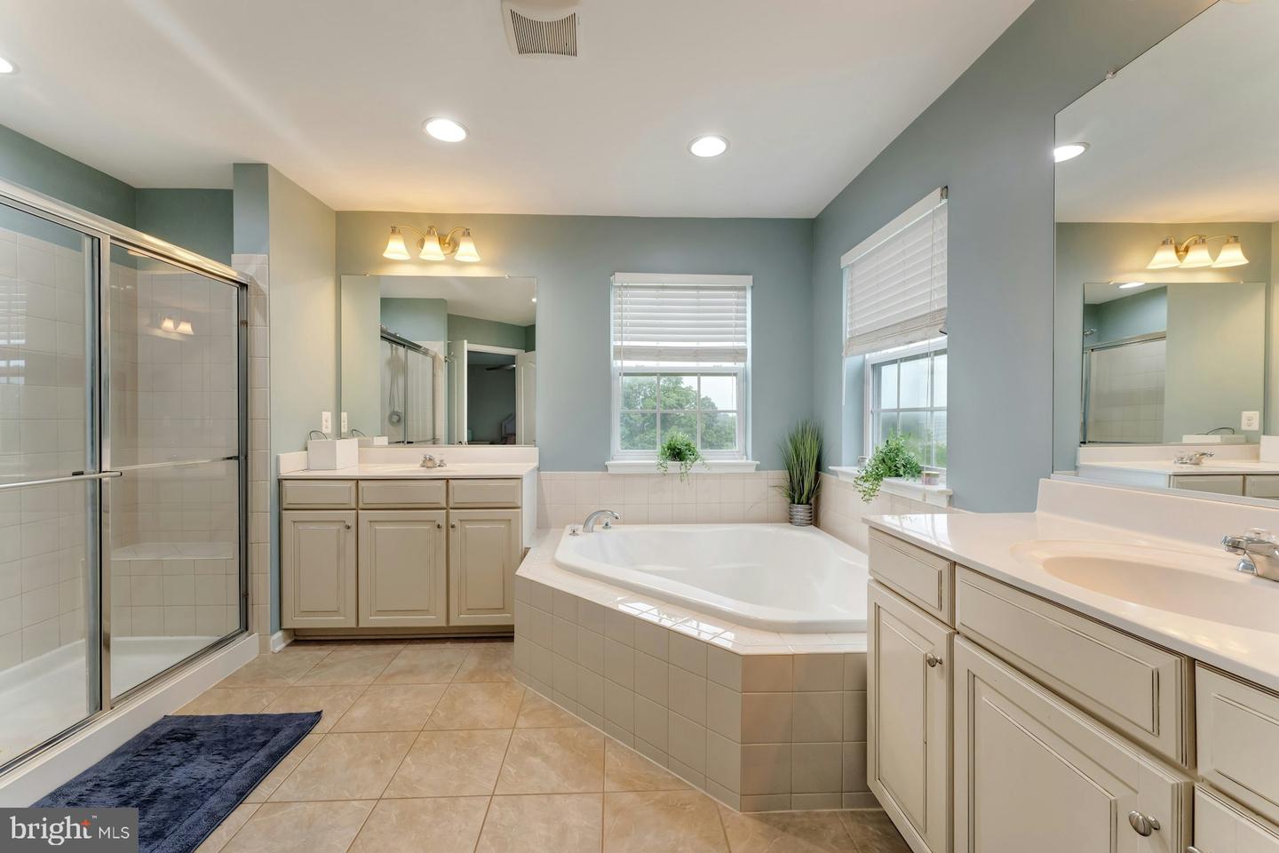 43268 HEAVENLY CIR, LEESBURG, Virginia 20176, 5 Bedrooms Bedrooms, ,3 BathroomsBathrooms,Residential,For sale,43268 HEAVENLY CIR,VALO2097752 MLS # VALO2097752
