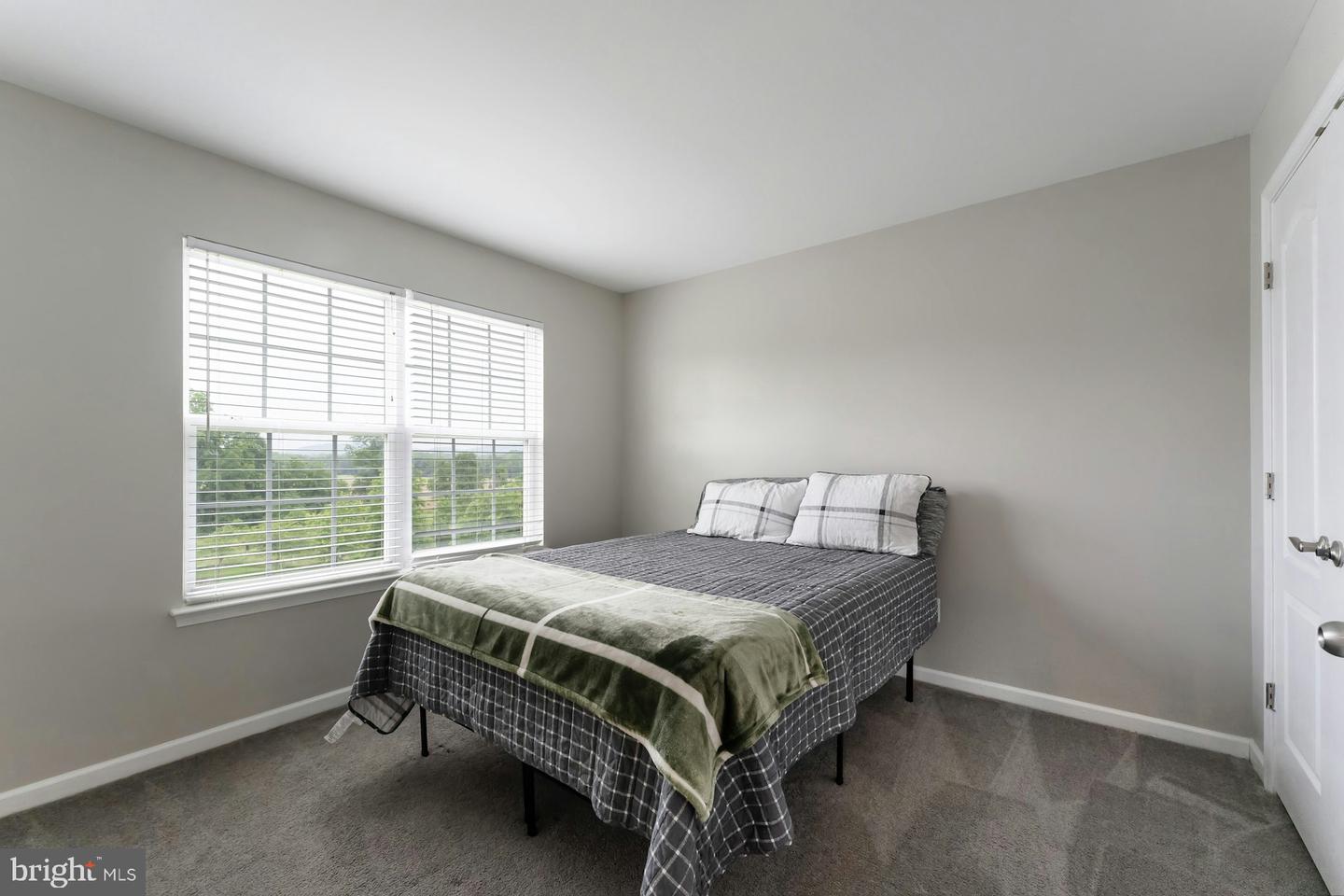 43268 HEAVENLY CIR, LEESBURG, Virginia 20176, 5 Bedrooms Bedrooms, ,3 BathroomsBathrooms,Residential,For sale,43268 HEAVENLY CIR,VALO2097752 MLS # VALO2097752