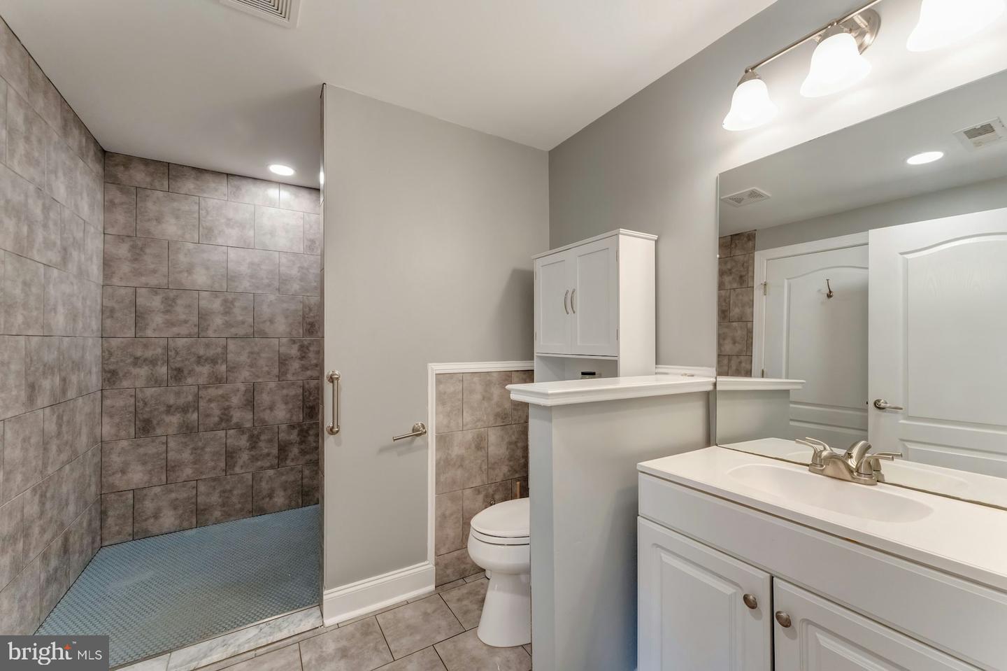 43268 HEAVENLY CIR, LEESBURG, Virginia 20176, 5 Bedrooms Bedrooms, ,3 BathroomsBathrooms,Residential,For sale,43268 HEAVENLY CIR,VALO2097752 MLS # VALO2097752