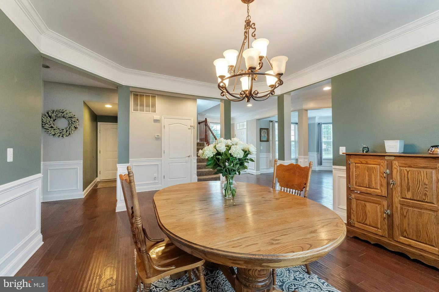 43268 HEAVENLY CIR, LEESBURG, Virginia 20176, 5 Bedrooms Bedrooms, ,3 BathroomsBathrooms,Residential,For sale,43268 HEAVENLY CIR,VALO2097752 MLS # VALO2097752