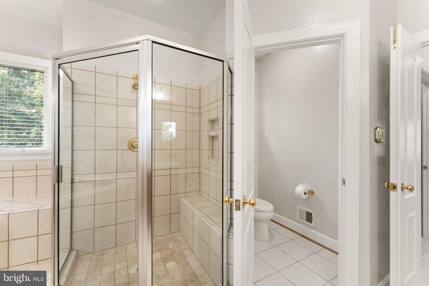 22962 LOIS LN, BRAMBLETON, Virginia 20148, 6 Bedrooms Bedrooms, ,5 BathroomsBathrooms,Residential,For sale,22962 LOIS LN,VALO2097760 MLS # VALO2097760