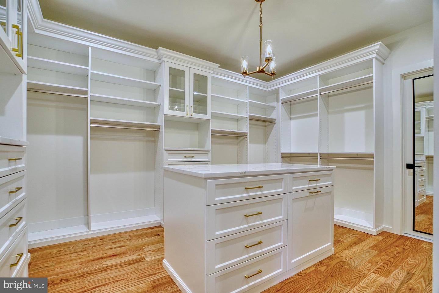 2202 GRAYSON PL, FALLS CHURCH, Virginia 22043, 6 Bedrooms Bedrooms, ,6 BathroomsBathrooms,Residential,For sale,2202 GRAYSON PL,VAFX2242878 MLS # VAFX2242878