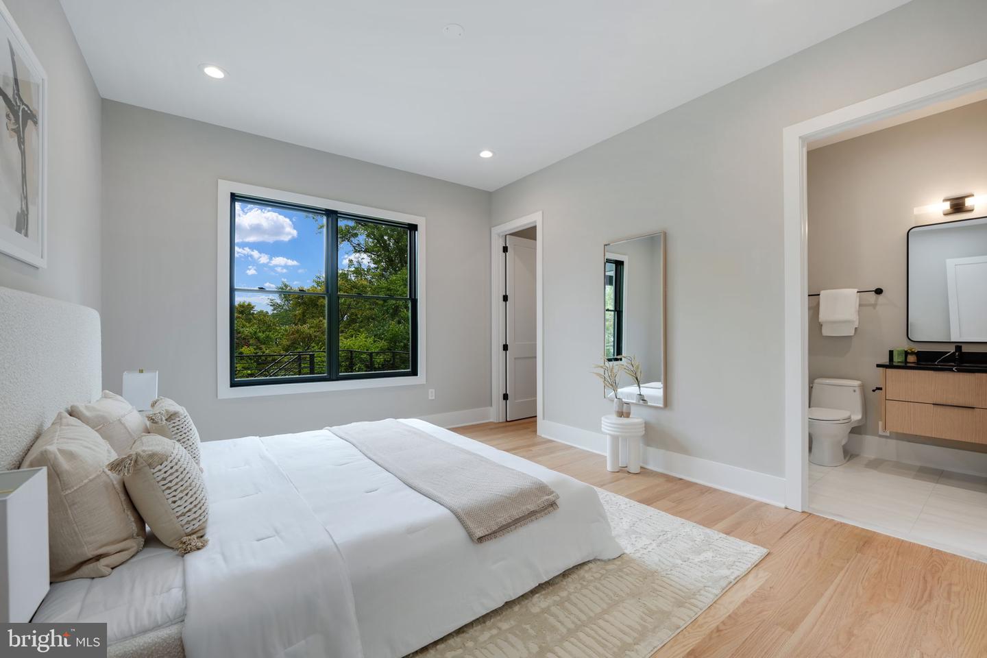 2202 GRAYSON PL, FALLS CHURCH, Virginia 22043, 6 Bedrooms Bedrooms, ,6 BathroomsBathrooms,Residential,For sale,2202 GRAYSON PL,VAFX2242878 MLS # VAFX2242878