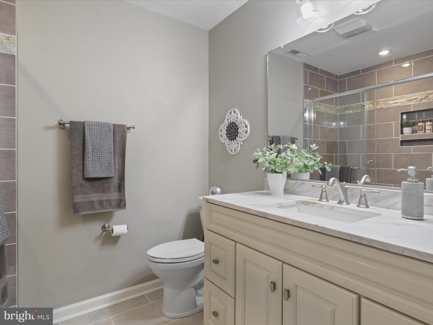 241 CLAYHILL DR, WINCHESTER, Virginia 22602, 5 Bedrooms Bedrooms, ,3 BathroomsBathrooms,Residential,For sale,241 CLAYHILL DR,VAFV2034414 MLS # VAFV2034414