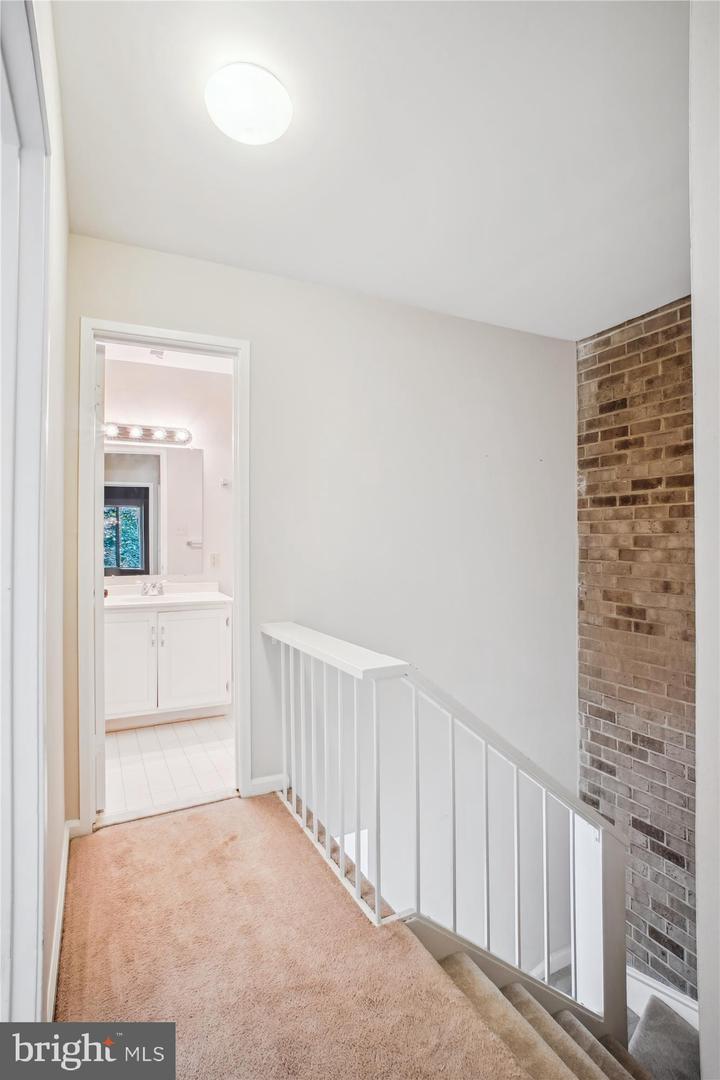 4902 SAUQUOIT LN, ANNANDALE, Virginia 22003, 3 Bedrooms Bedrooms, ,2 BathroomsBathrooms,Residential,For sale,4902 SAUQUOIT LN,VAFX2243204 MLS # VAFX2243204