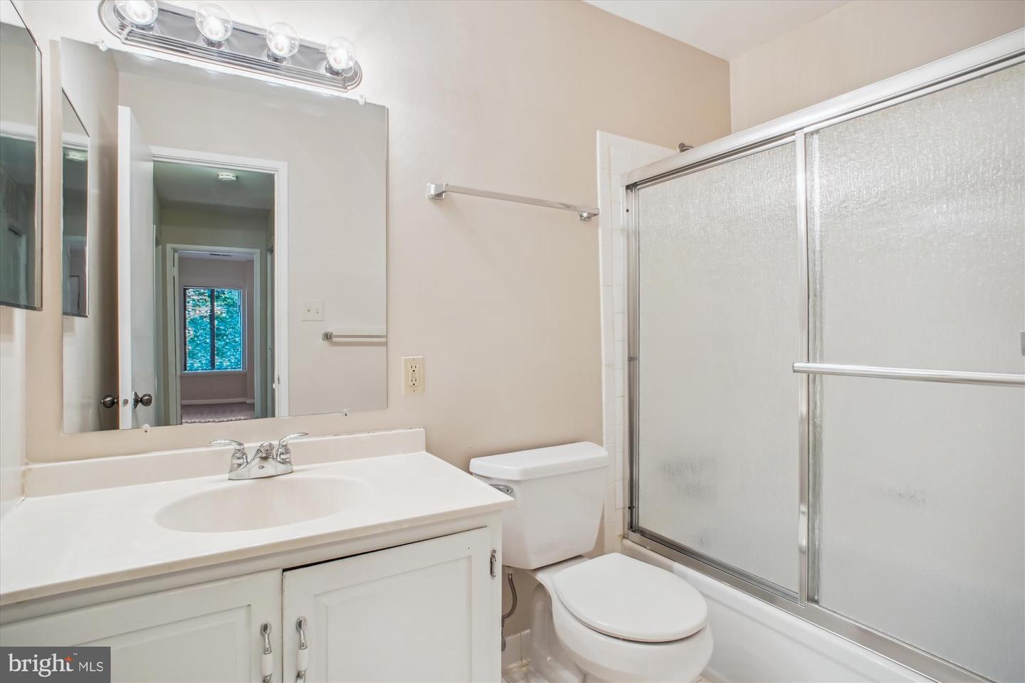 4902 SAUQUOIT LN, ANNANDALE, Virginia 22003, 3 Bedrooms Bedrooms, ,2 BathroomsBathrooms,Residential,For sale,4902 SAUQUOIT LN,VAFX2243204 MLS # VAFX2243204