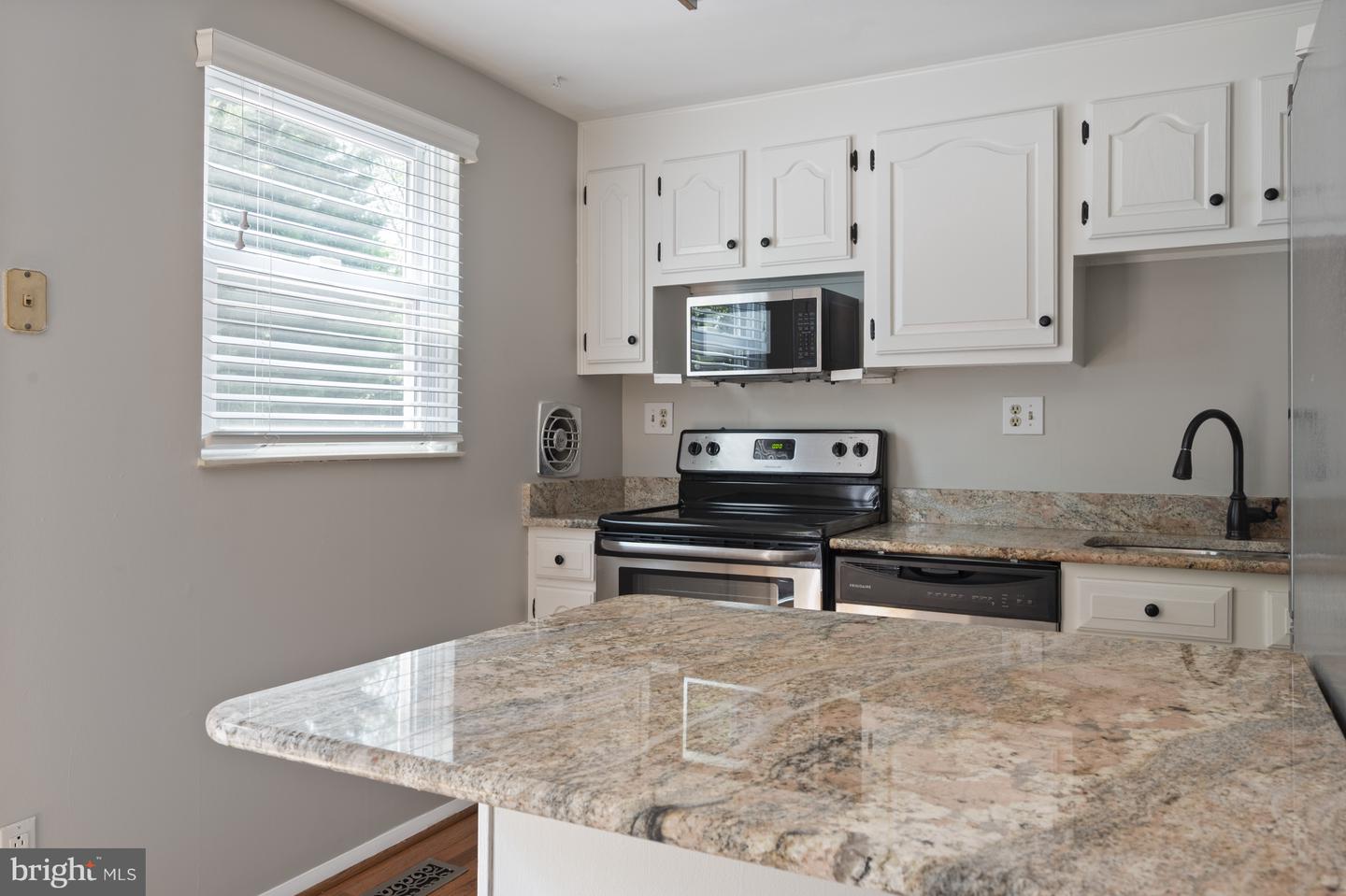 1100 CLARKE ST, HERNDON, Virginia 20170, 3 Bedrooms Bedrooms, ,2 BathroomsBathrooms,Residential,For sale,1100 CLARKE ST,VAFX2243258 MLS # VAFX2243258