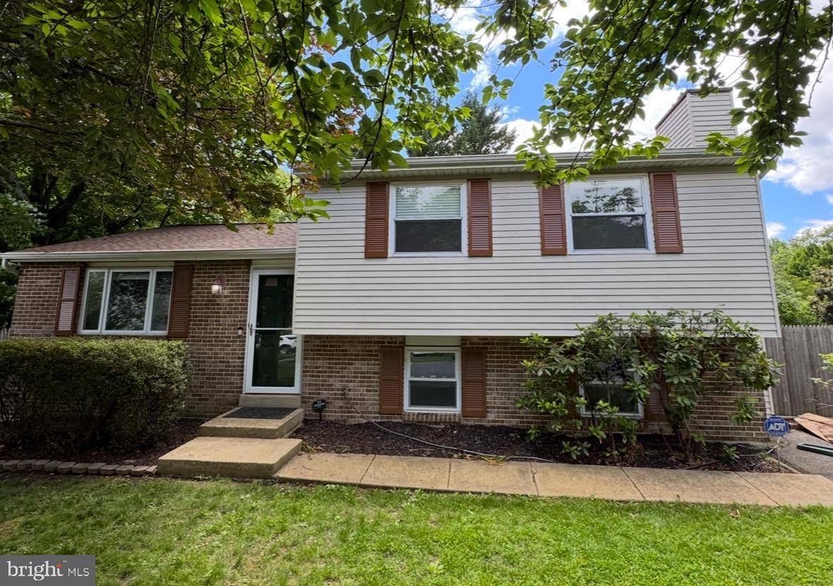 1100 CLARKE ST, HERNDON, Virginia 20170, 3 Bedrooms Bedrooms, ,2 BathroomsBathrooms,Residential,For sale,1100 CLARKE ST,VAFX2243258 MLS # VAFX2243258