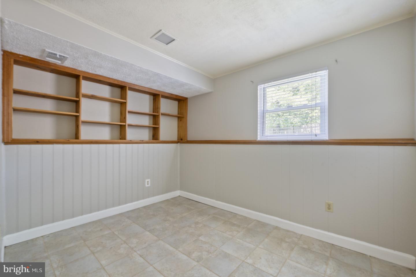 1100 CLARKE ST, HERNDON, Virginia 20170, 3 Bedrooms Bedrooms, ,2 BathroomsBathrooms,Residential,For sale,1100 CLARKE ST,VAFX2243258 MLS # VAFX2243258