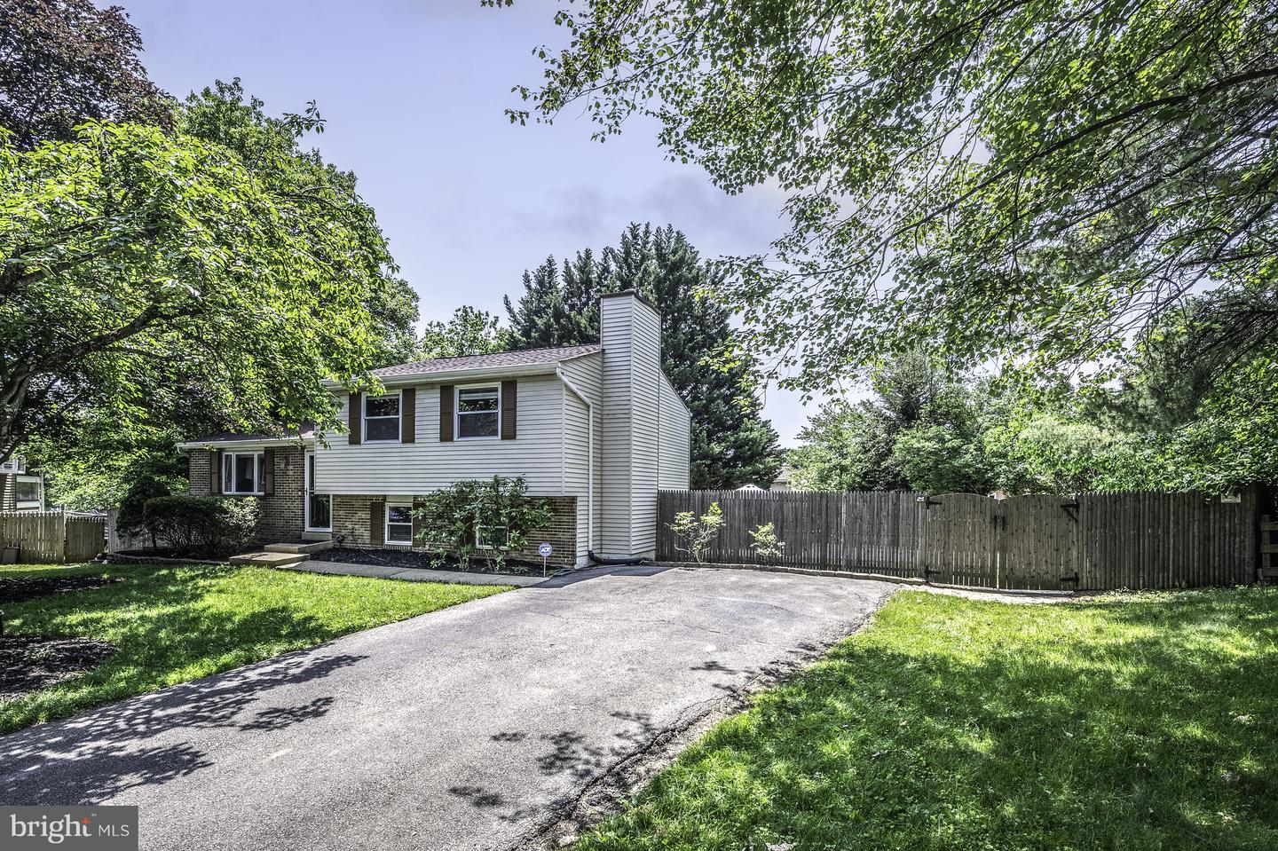 1100 CLARKE ST, HERNDON, Virginia 20170, 3 Bedrooms Bedrooms, ,2 BathroomsBathrooms,Residential,For sale,1100 CLARKE ST,VAFX2243258 MLS # VAFX2243258