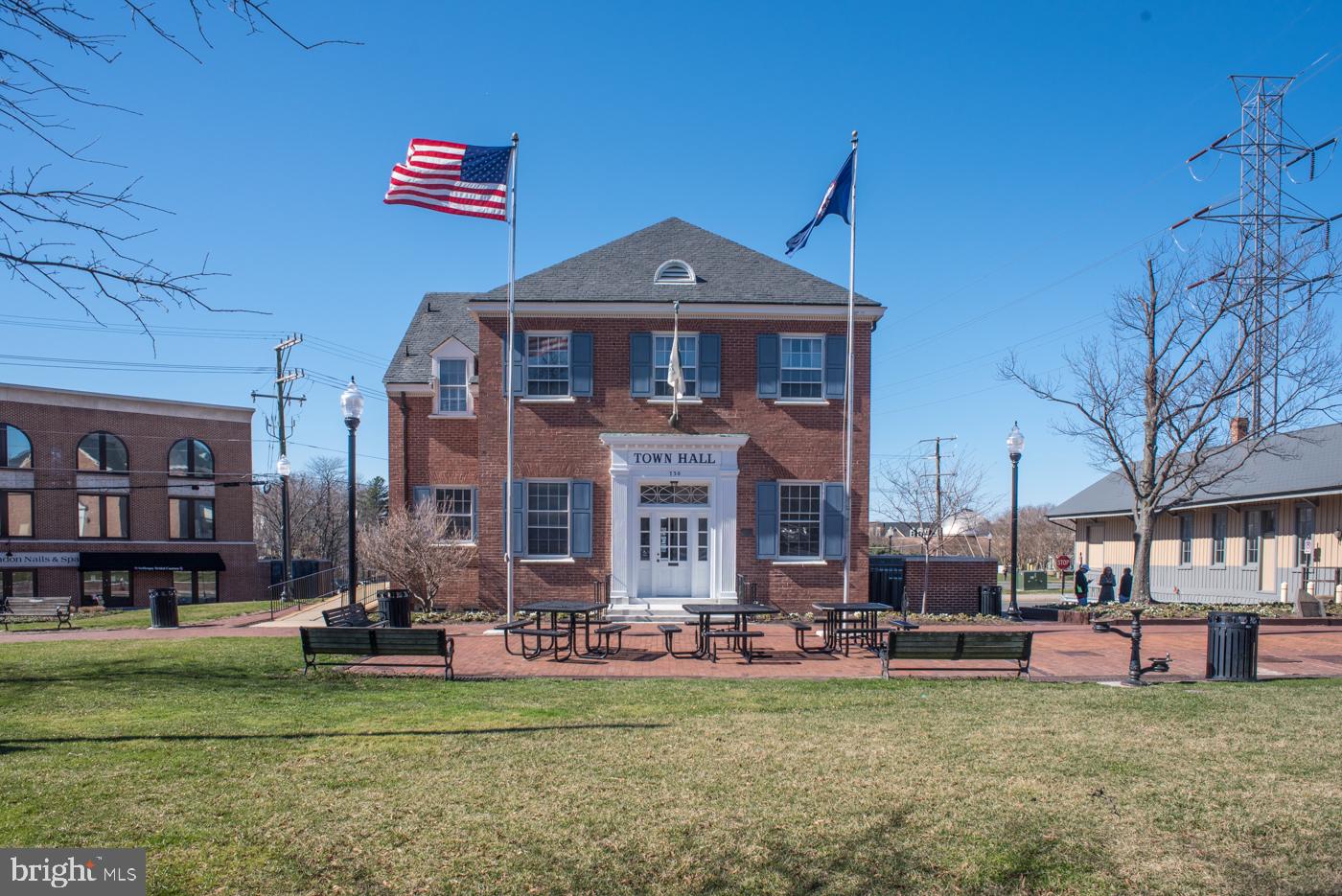 1100 CLARKE ST, HERNDON, Virginia 20170, 3 Bedrooms Bedrooms, ,2 BathroomsBathrooms,Residential,For sale,1100 CLARKE ST,VAFX2243258 MLS # VAFX2243258