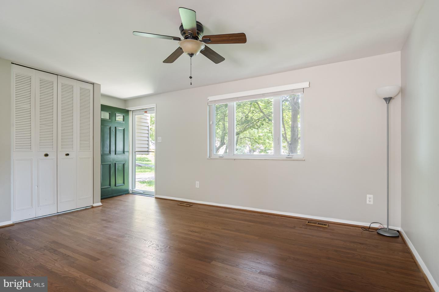 1100 CLARKE ST, HERNDON, Virginia 20170, 3 Bedrooms Bedrooms, ,2 BathroomsBathrooms,Residential,For sale,1100 CLARKE ST,VAFX2243258 MLS # VAFX2243258