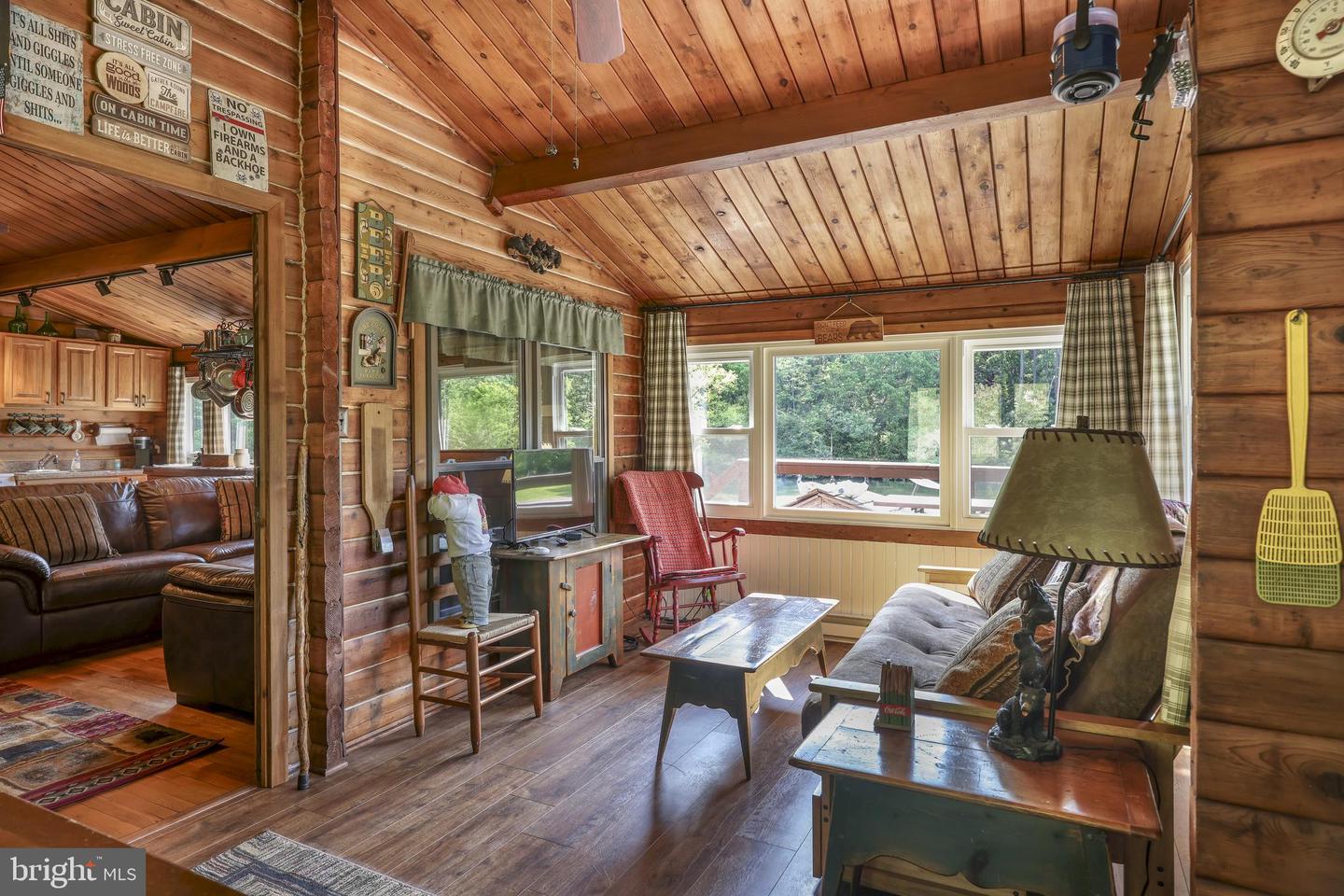 1263 THOMPSON HOLLOW RD, BENTONVILLE, Virginia 22610, 3 Bedrooms Bedrooms, ,1 BathroomBathrooms,Residential,For sale,1263 THOMPSON HOLLOW RD,VAWR2011284 MLS # VAWR2011284