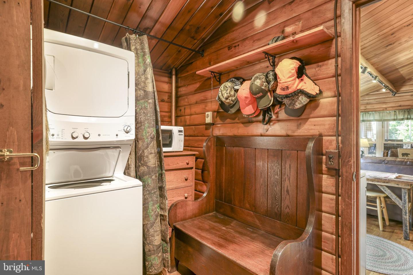 1263 THOMPSON HOLLOW RD, BENTONVILLE, Virginia 22610, 3 Bedrooms Bedrooms, ,1 BathroomBathrooms,Residential,For sale,1263 THOMPSON HOLLOW RD,VAWR2011284 MLS # VAWR2011284