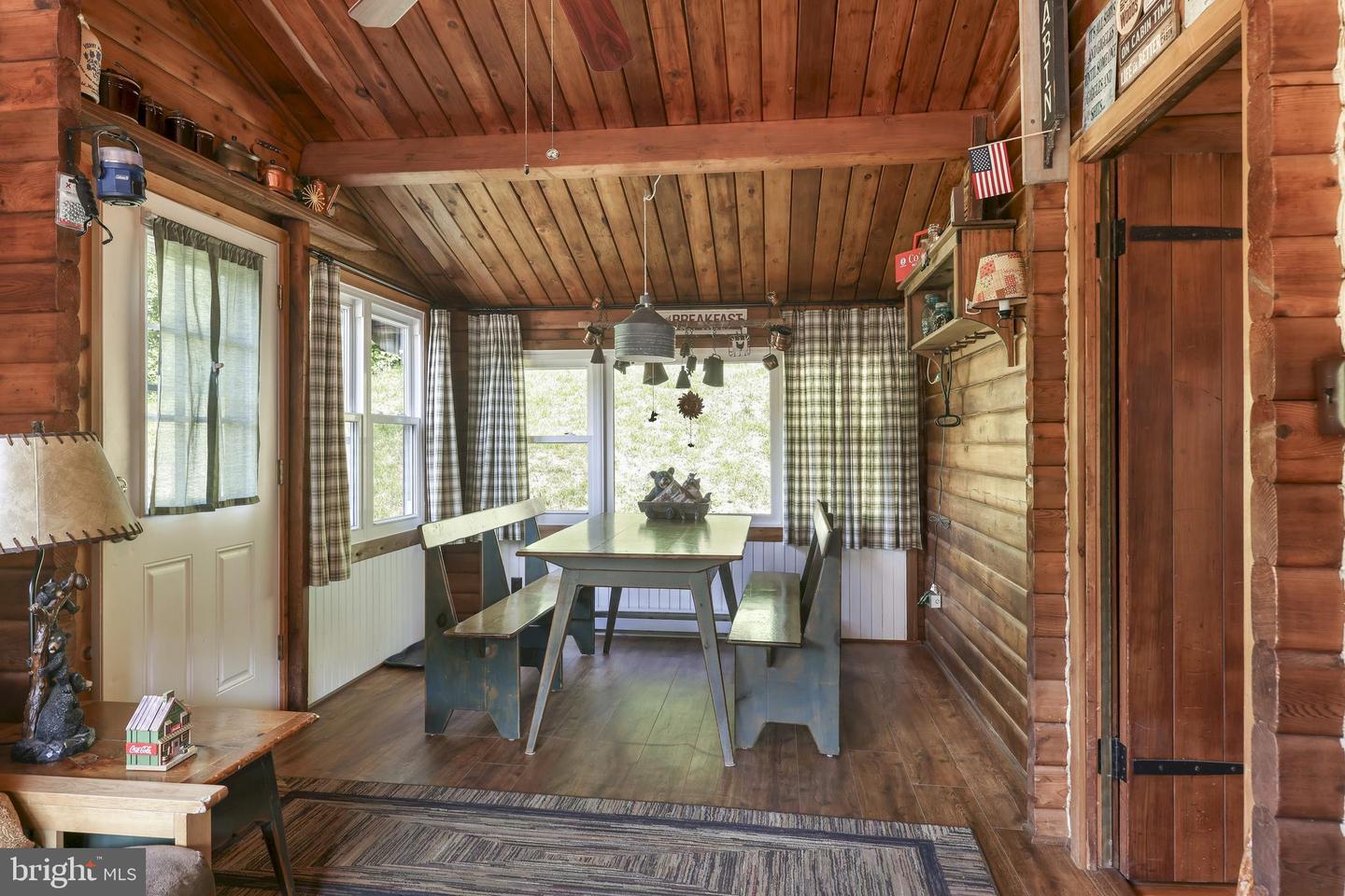 1263 THOMPSON HOLLOW RD, BENTONVILLE, Virginia 22610, 3 Bedrooms Bedrooms, ,1 BathroomBathrooms,Residential,For sale,1263 THOMPSON HOLLOW RD,VAWR2011284 MLS # VAWR2011284