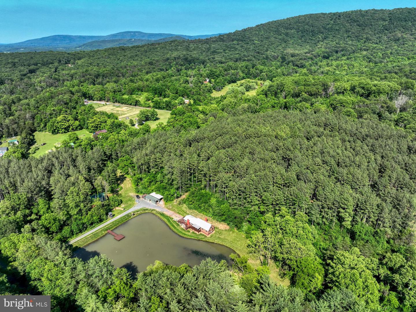 1263 THOMPSON HOLLOW RD, BENTONVILLE, Virginia 22610, 3 Bedrooms Bedrooms, ,1 BathroomBathrooms,Residential,For sale,1263 THOMPSON HOLLOW RD,VAWR2011284 MLS # VAWR2011284