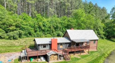 1263 THOMPSON HOLLOW RD, BENTONVILLE, Virginia 22610, 3 Bedrooms Bedrooms, ,1 BathroomBathrooms,Residential,For sale,1263 THOMPSON HOLLOW RD,VAWR2011284 MLS # VAWR2011284