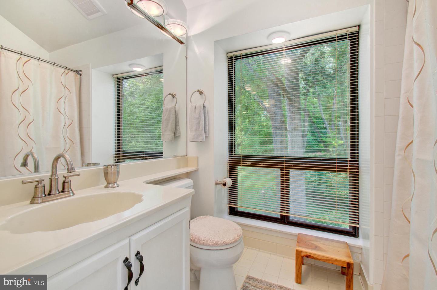 10862 MEADOWLAND DR, OAKTON, Virginia 22124, 4 Bedrooms Bedrooms, ,3 BathroomsBathrooms,Residential,For sale,10862 MEADOWLAND DR,VAFX2243418 MLS # VAFX2243418