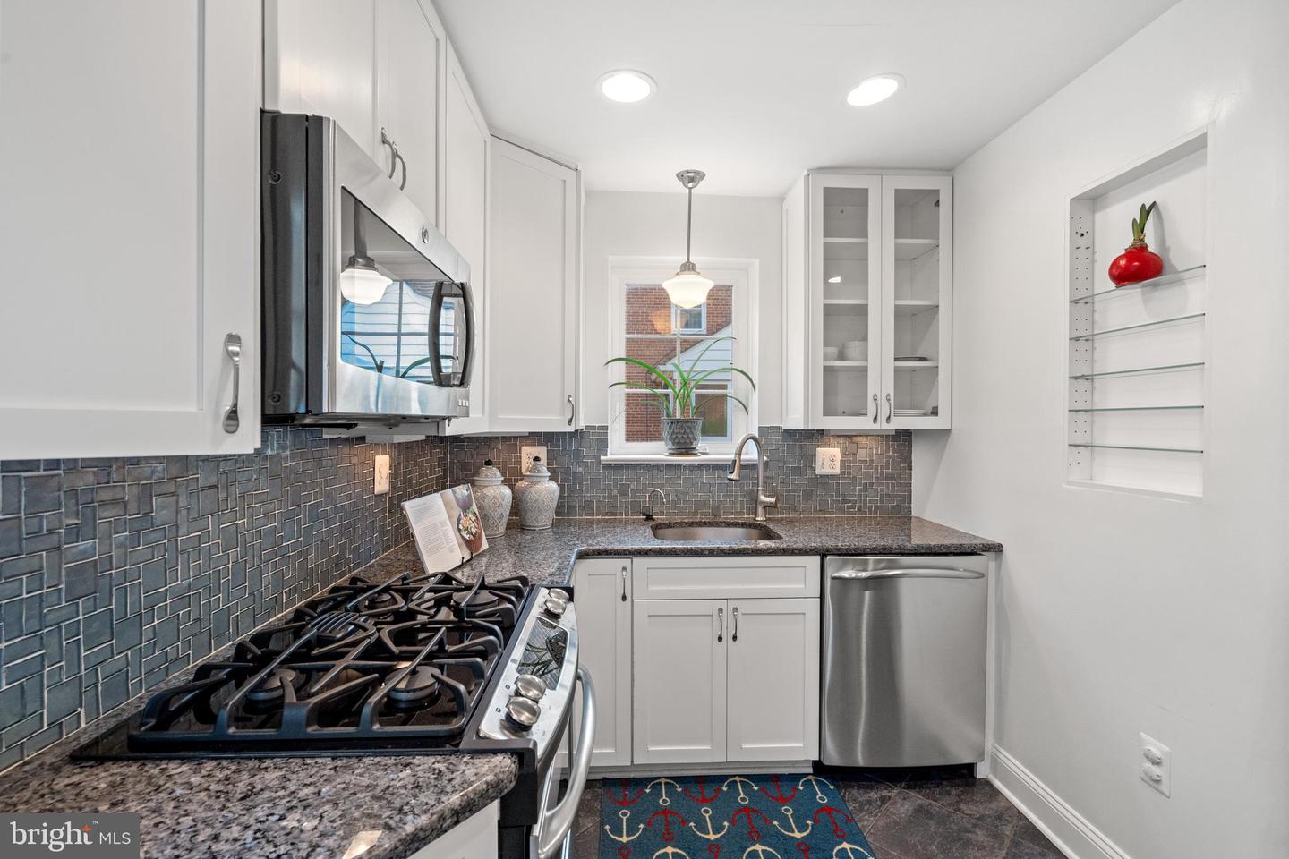 2705 N SOMERSET ST, ARLINGTON, Virginia 22213, 3 Bedrooms Bedrooms, ,2 BathroomsBathrooms,Residential,For sale,2705 N SOMERSET ST,VAAR2058334 MLS # VAAR2058334