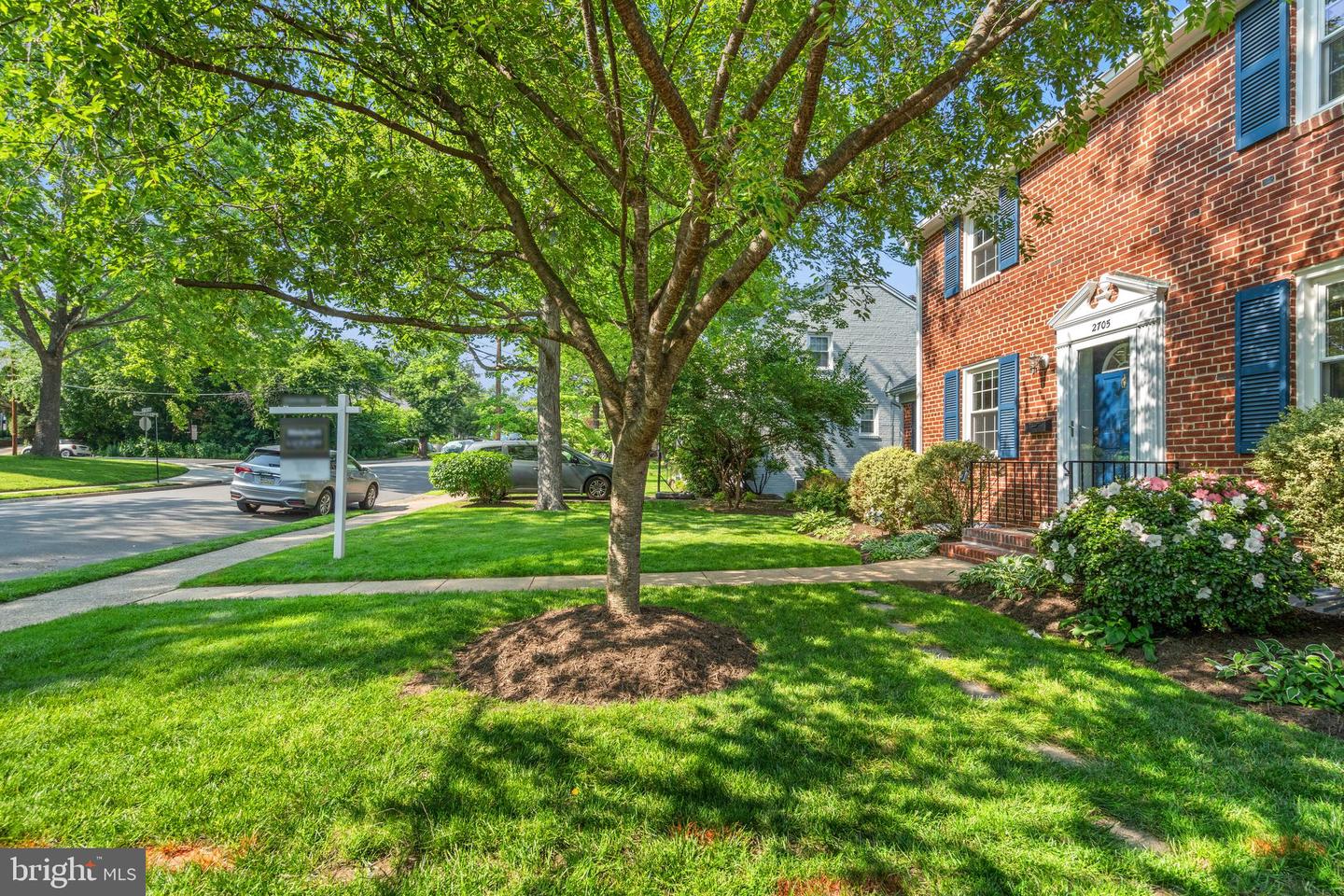 2705 N SOMERSET ST, ARLINGTON, Virginia 22213, 3 Bedrooms Bedrooms, ,2 BathroomsBathrooms,Residential,For sale,2705 N SOMERSET ST,VAAR2058334 MLS # VAAR2058334