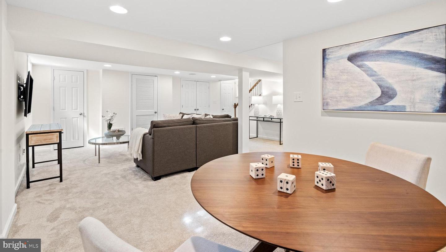 2705 N SOMERSET ST, ARLINGTON, Virginia 22213, 3 Bedrooms Bedrooms, ,2 BathroomsBathrooms,Residential,For sale,2705 N SOMERSET ST,VAAR2058334 MLS # VAAR2058334