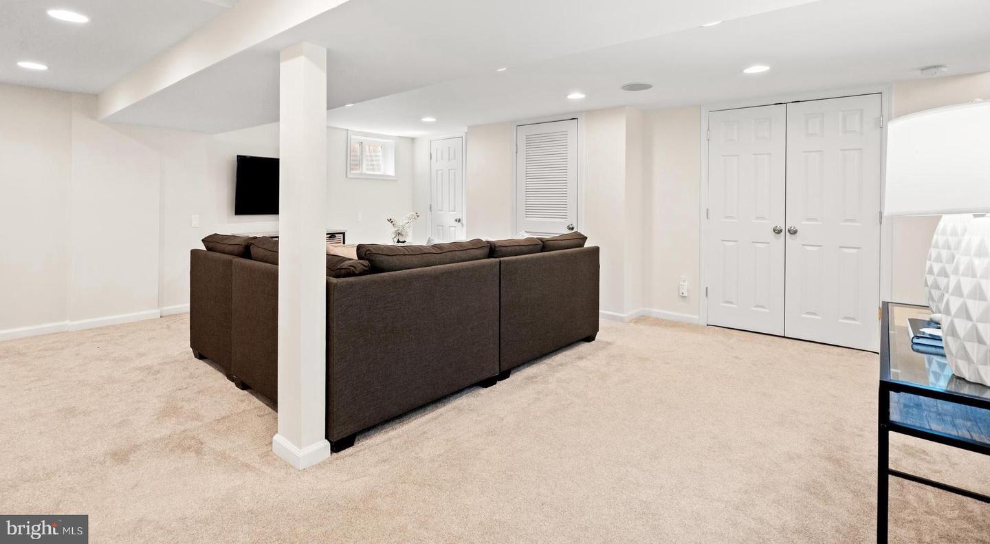 2705 N SOMERSET ST, ARLINGTON, Virginia 22213, 3 Bedrooms Bedrooms, ,2 BathroomsBathrooms,Residential,For sale,2705 N SOMERSET ST,VAAR2058334 MLS # VAAR2058334