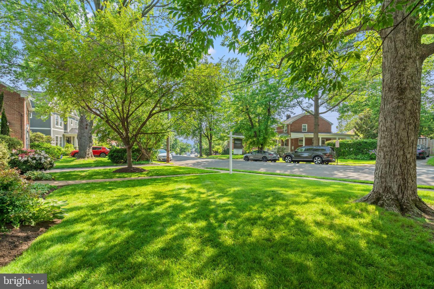 2705 N SOMERSET ST, ARLINGTON, Virginia 22213, 3 Bedrooms Bedrooms, ,2 BathroomsBathrooms,Residential,For sale,2705 N SOMERSET ST,VAAR2058334 MLS # VAAR2058334