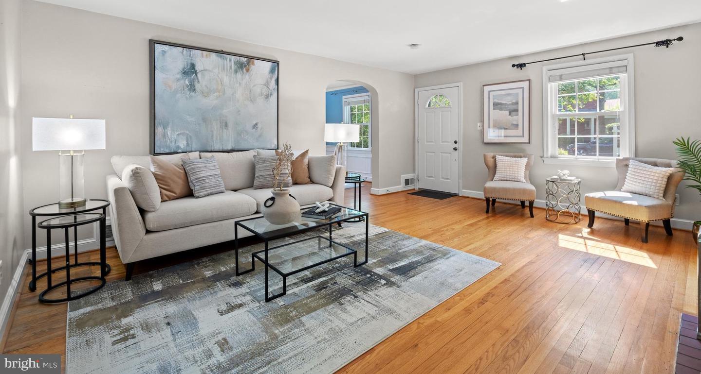2705 N SOMERSET ST, ARLINGTON, Virginia 22213, 3 Bedrooms Bedrooms, ,2 BathroomsBathrooms,Residential,For sale,2705 N SOMERSET ST,VAAR2058334 MLS # VAAR2058334