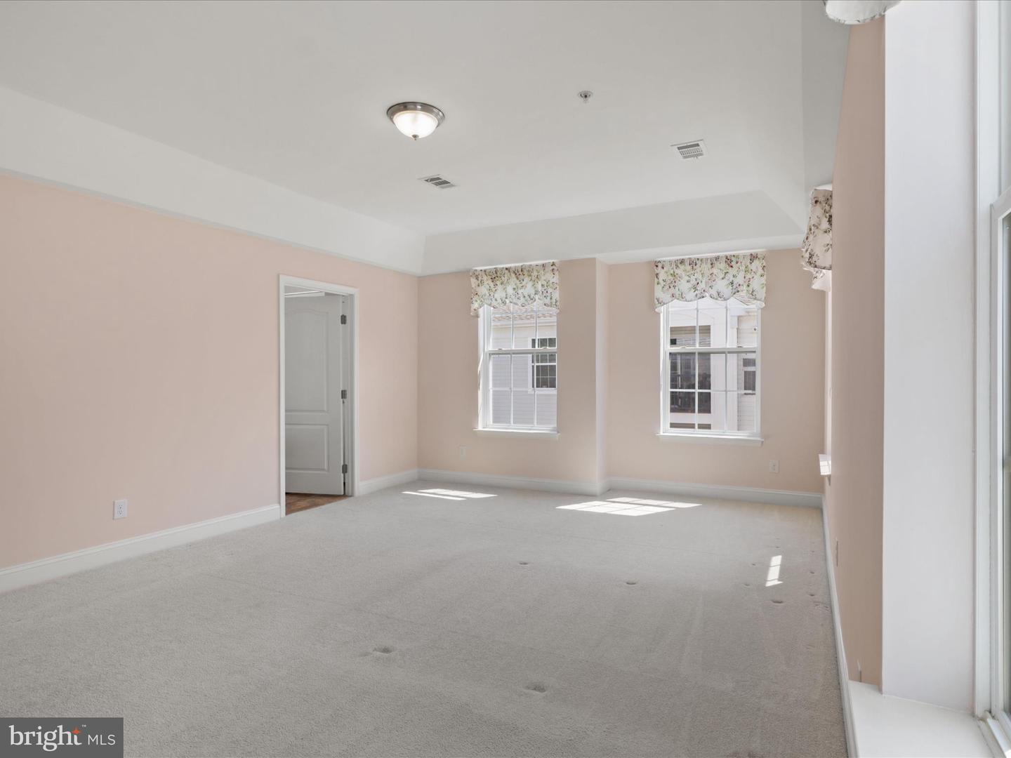 9204 CHARLESTON DR #407, MANASSAS, Virginia 20110, 2 Bedrooms Bedrooms, ,2 BathroomsBathrooms,Residential,For sale,9204 CHARLESTON DR #407,VAMN2008410 MLS # VAMN2008410
