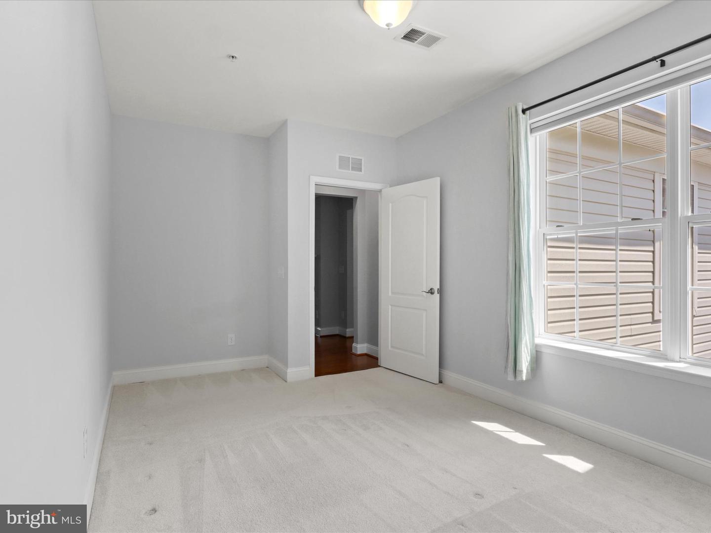 9204 CHARLESTON DR #407, MANASSAS, Virginia 20110, 2 Bedrooms Bedrooms, ,2 BathroomsBathrooms,Residential,For sale,9204 CHARLESTON DR #407,VAMN2008410 MLS # VAMN2008410