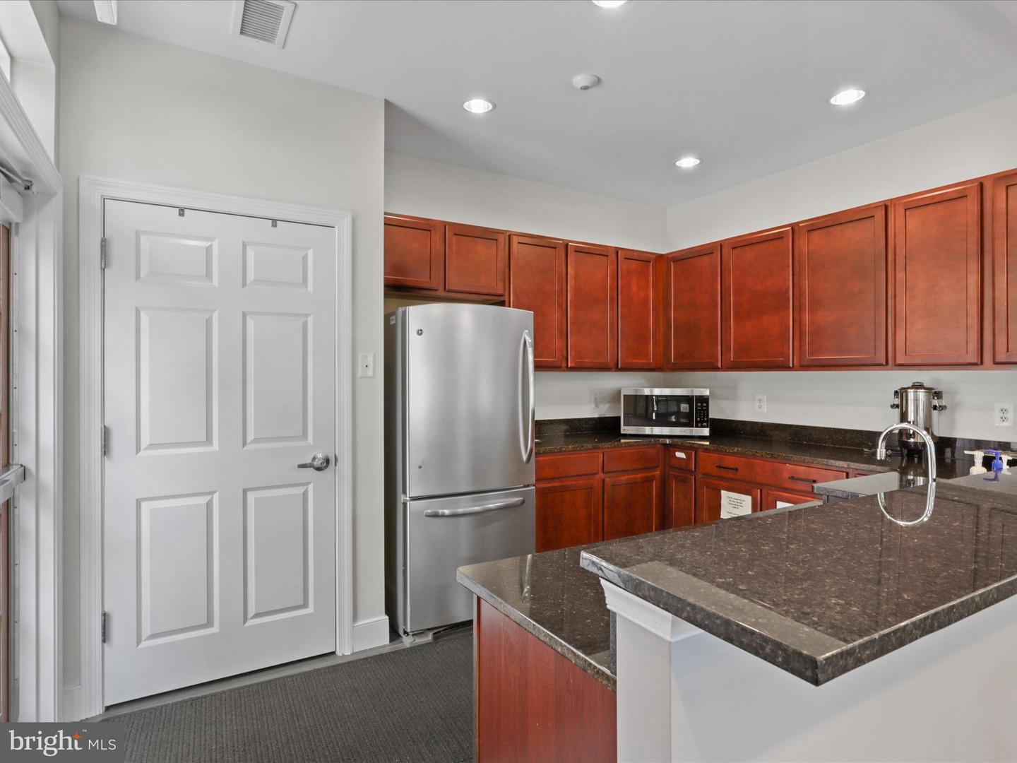 9204 CHARLESTON DR #407, MANASSAS, Virginia 20110, 2 Bedrooms Bedrooms, ,2 BathroomsBathrooms,Residential,For sale,9204 CHARLESTON DR #407,VAMN2008410 MLS # VAMN2008410