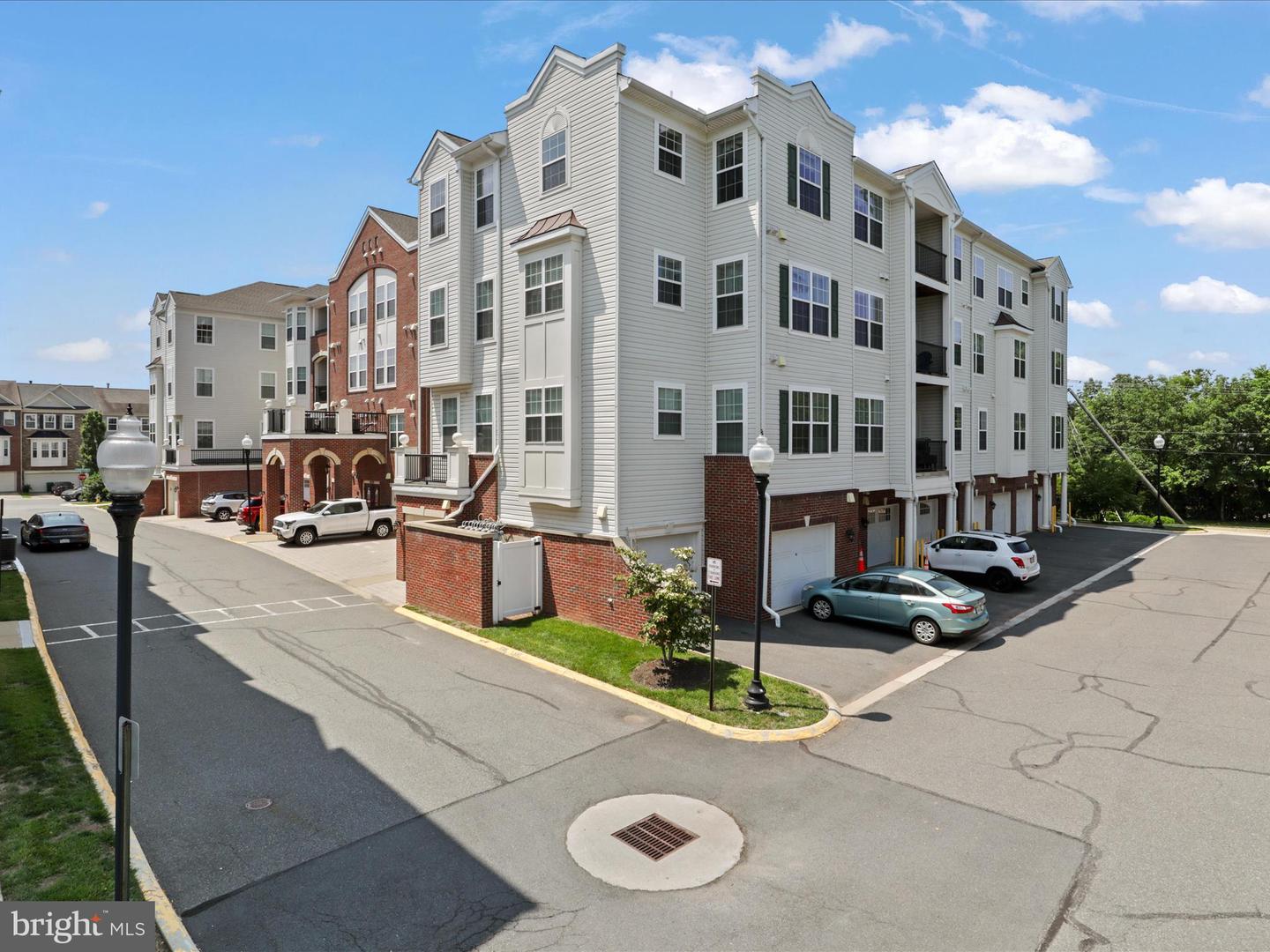 9204 CHARLESTON DR #407, MANASSAS, Virginia 20110, 2 Bedrooms Bedrooms, ,2 BathroomsBathrooms,Residential,For sale,9204 CHARLESTON DR #407,VAMN2008410 MLS # VAMN2008410