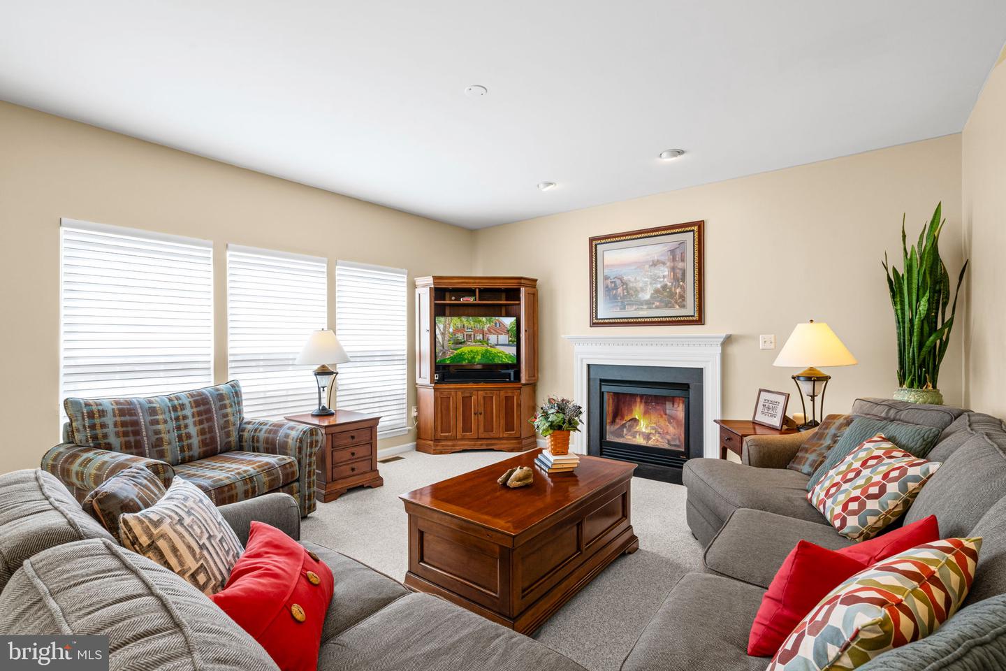 5425 BALLS BLUFF CT, WOODBRIDGE, Virginia 22193, 4 Bedrooms Bedrooms, ,3 BathroomsBathrooms,Residential,For sale,5425 BALLS BLUFF CT,VAPW2095682 MLS # VAPW2095682