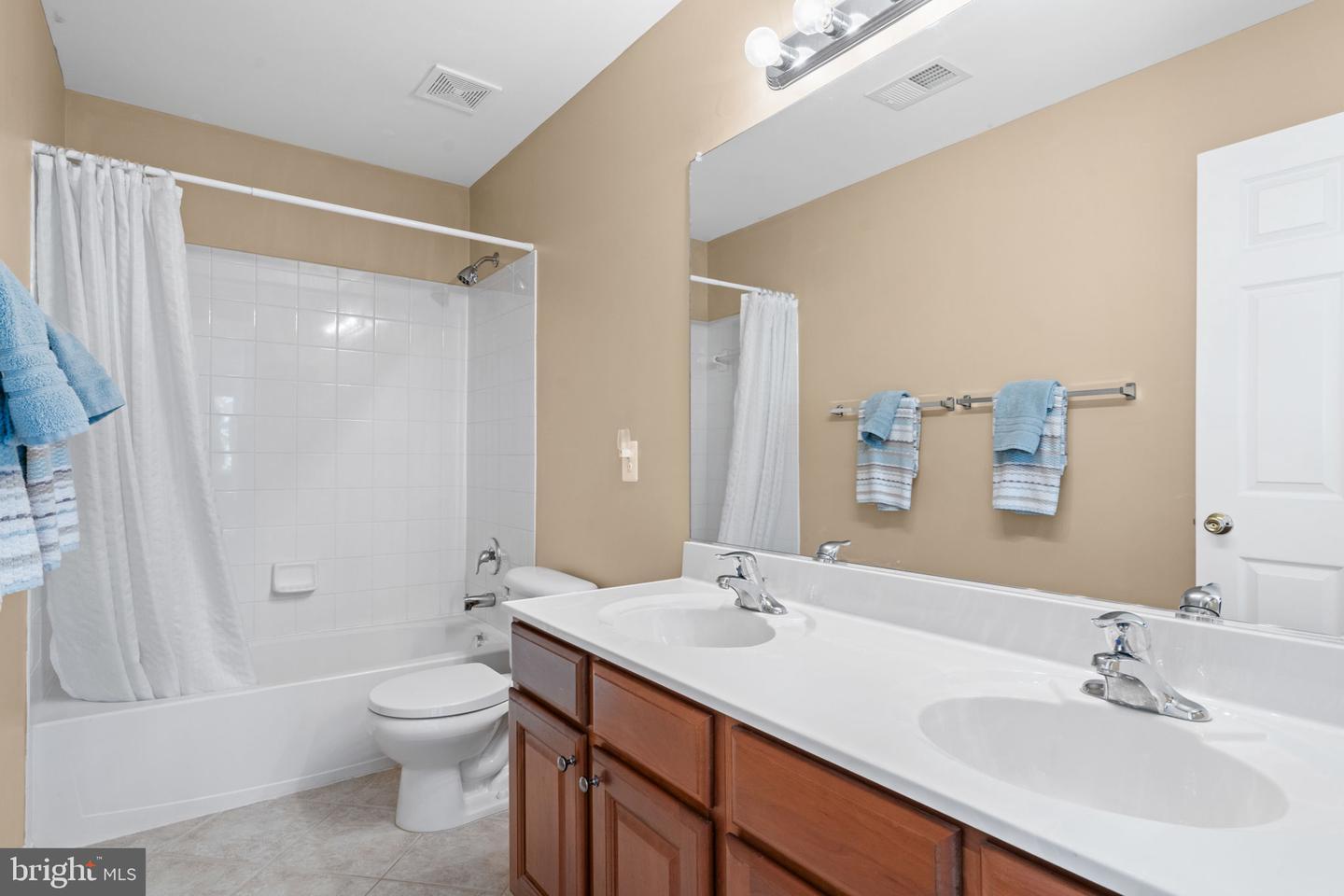 5425 BALLS BLUFF CT, WOODBRIDGE, Virginia 22193, 4 Bedrooms Bedrooms, ,3 BathroomsBathrooms,Residential,For sale,5425 BALLS BLUFF CT,VAPW2095682 MLS # VAPW2095682