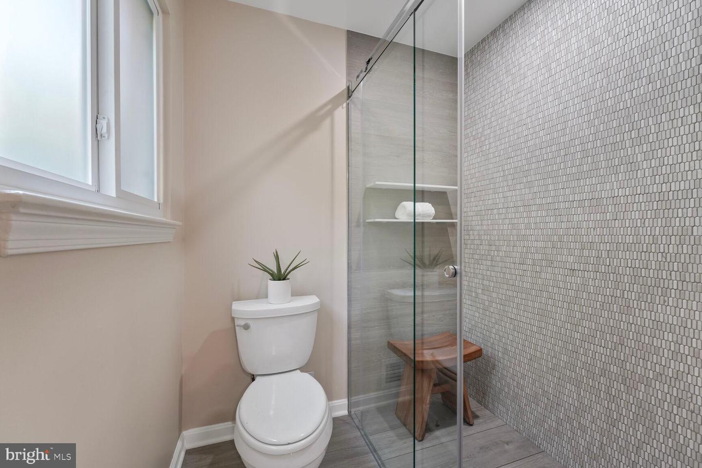 5320 29TH ST NW, WASHINGTON, District Of Columbia 20015, 4 Bedrooms Bedrooms, ,3 BathroomsBathrooms,Residential,For sale,5320 29TH ST NW,DCDC2202796 MLS # DCDC2202796